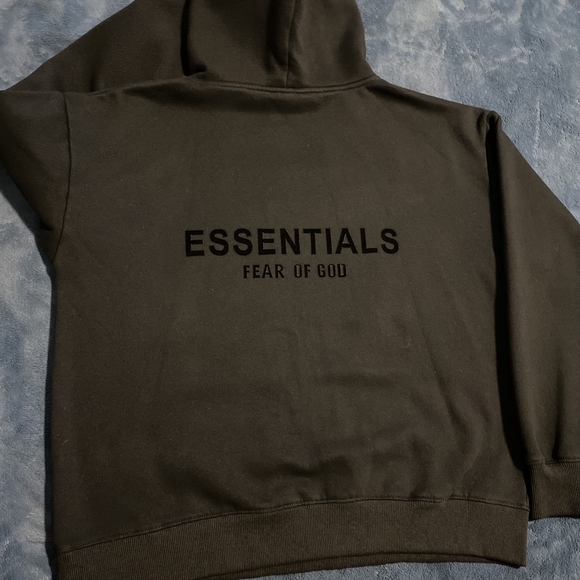 Fear of God Essentials Black Sweatshirt - Picture 1 of 5